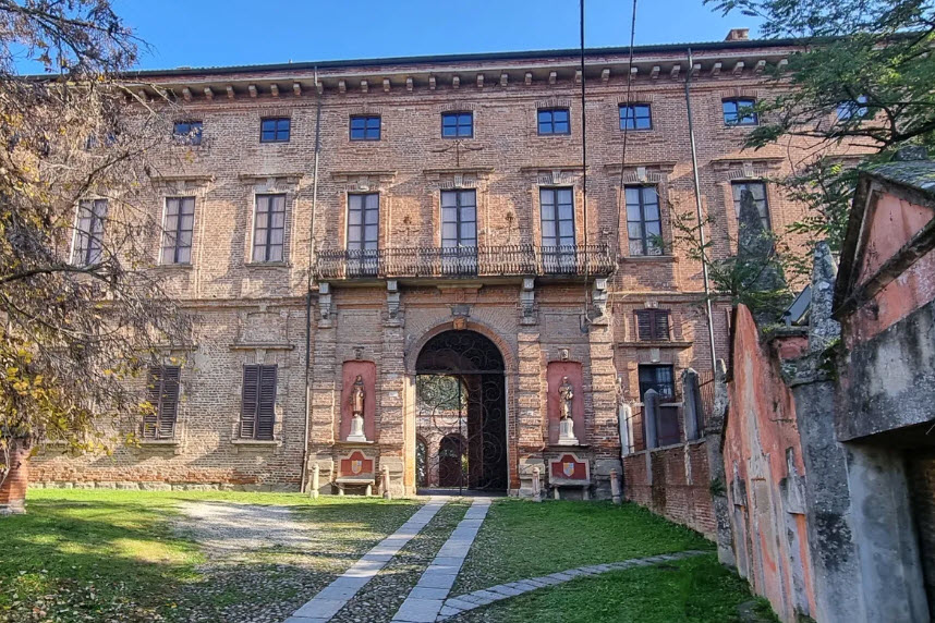Castello di Peschiera Borromeo, Italy